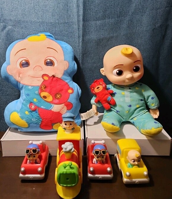 CoComelon & Jazwares Other - CoComelon Toy Box Musical Bedtime JJ Doll Plush Pillow 4 Mini Vehicles Jazwares